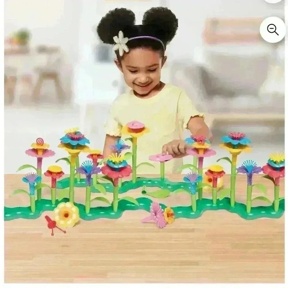 Kid Connection Build Your Own Garden Playset - 169-Piece Creative Floral Toy Set - Picture 6 of 8